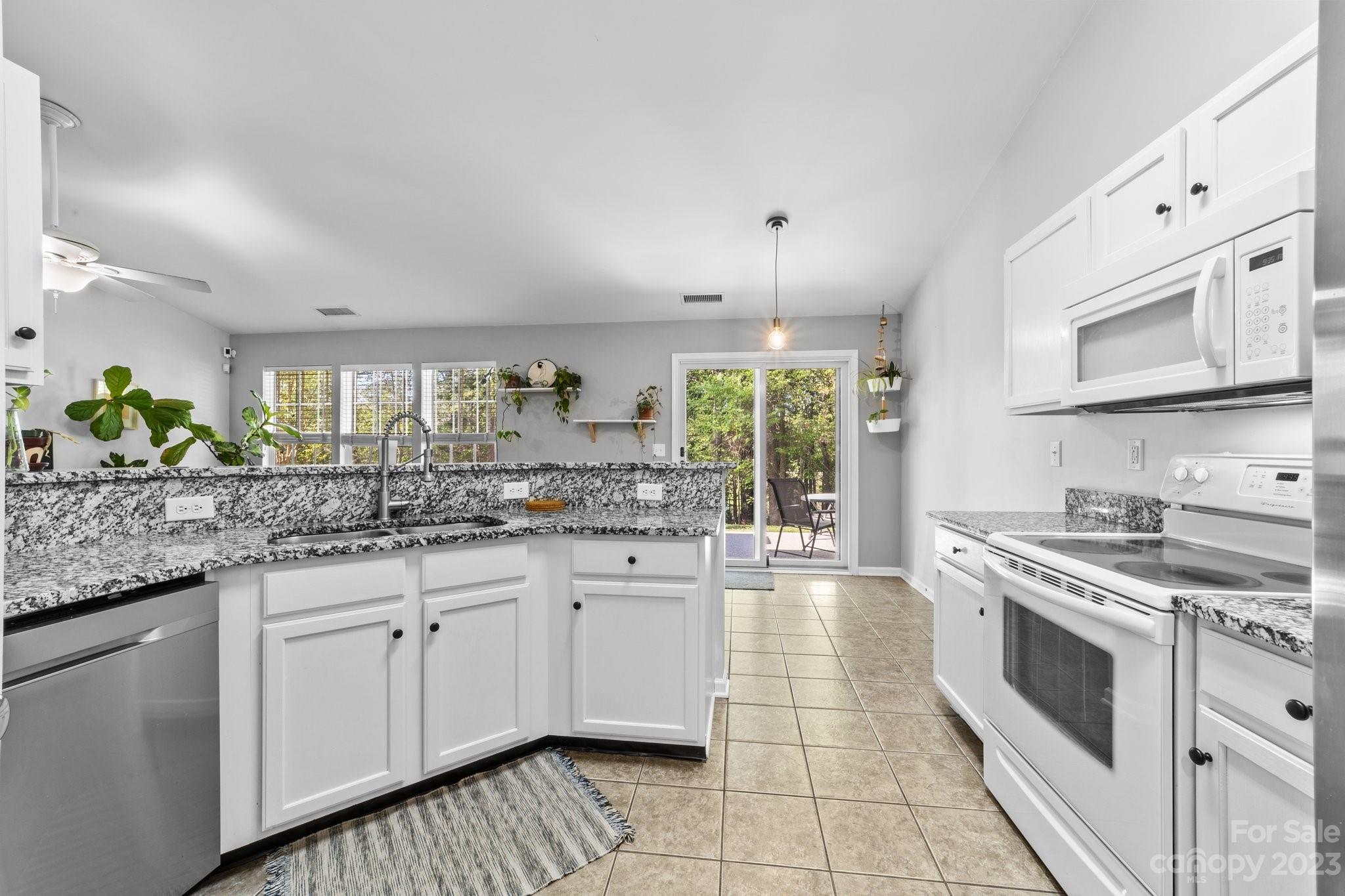 1926 Summit Ridge Lane Kannapolis, NC 28083 - Photo 10 of 28 Gallery Image 10