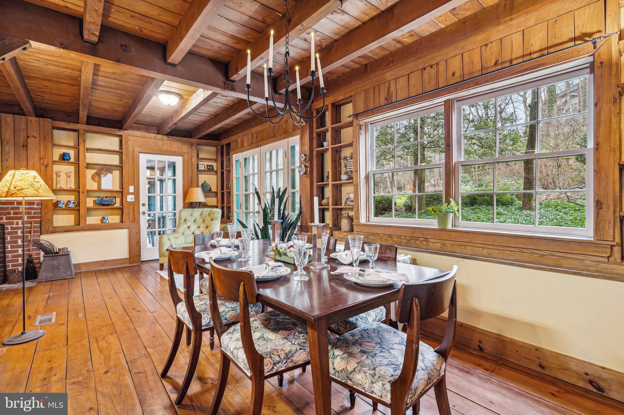 5305 Tuscarawas Road Bethesda, MD 20816 - Photo 23 of 72 Dining area with screened porch beyond