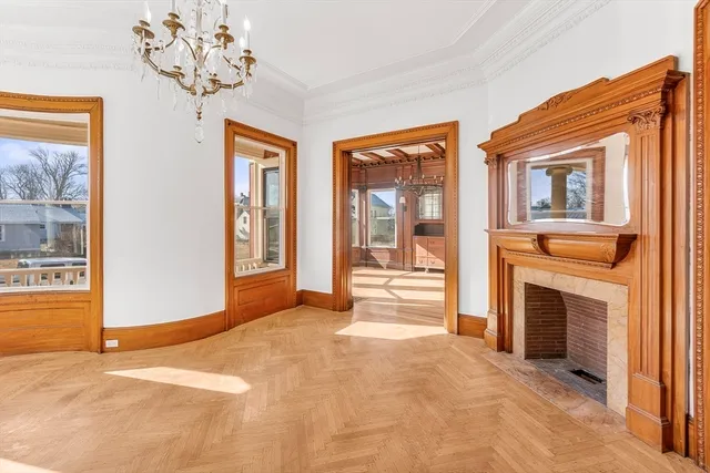 a view of livingroom with furniture