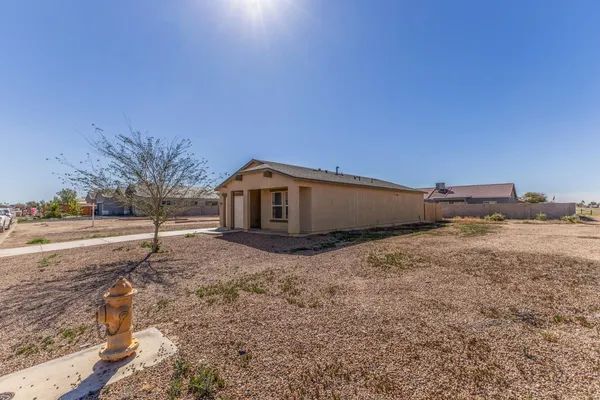 $1,690 | 14514 South Vera Cruz Road, Arizona City, AZ 85123