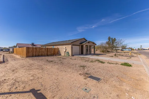 $1,690 | 14514 South Vera Cruz Road, Arizona City, AZ 85123