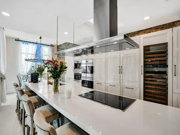 $16,995 | 17301 Biscayne Boulevard, North Miami Beach, FL 33160