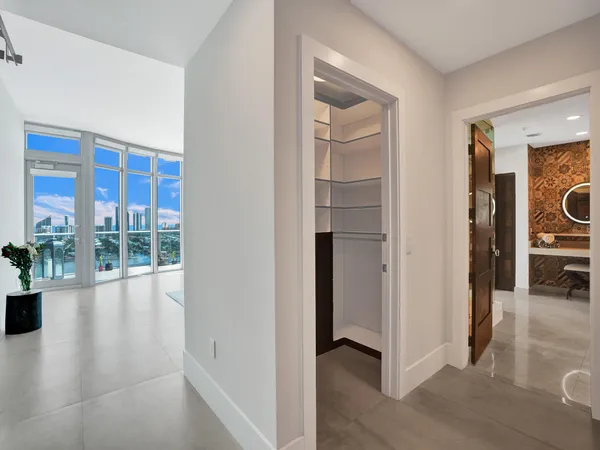 $16,995 | 17301 Biscayne Boulevard, North Miami Beach, FL 33160