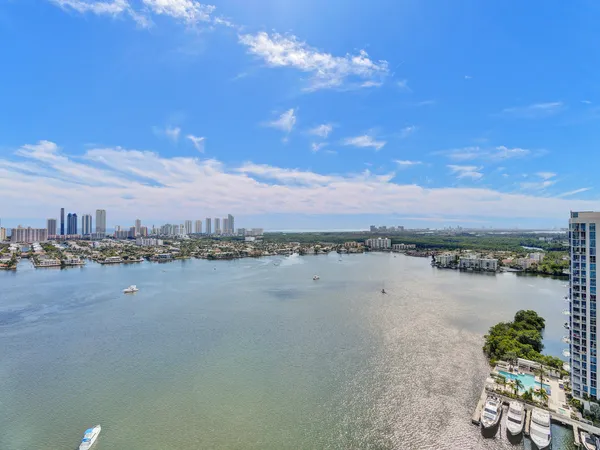 $16,995 | 17301 Biscayne Boulevard, North Miami Beach, FL 33160