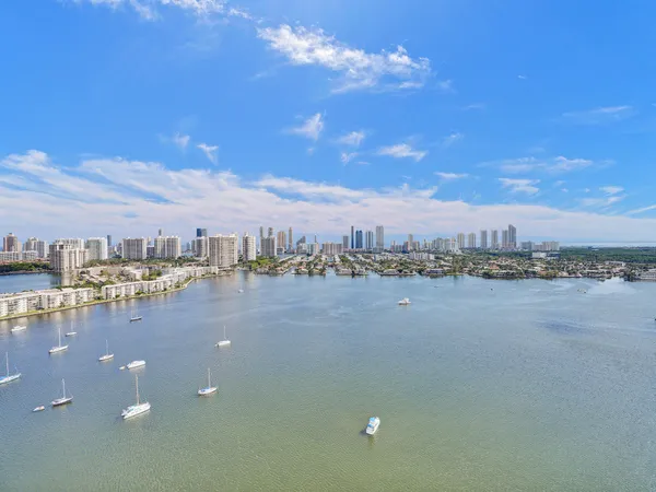 $16,995 | 17301 Biscayne Boulevard, North Miami Beach, FL 33160