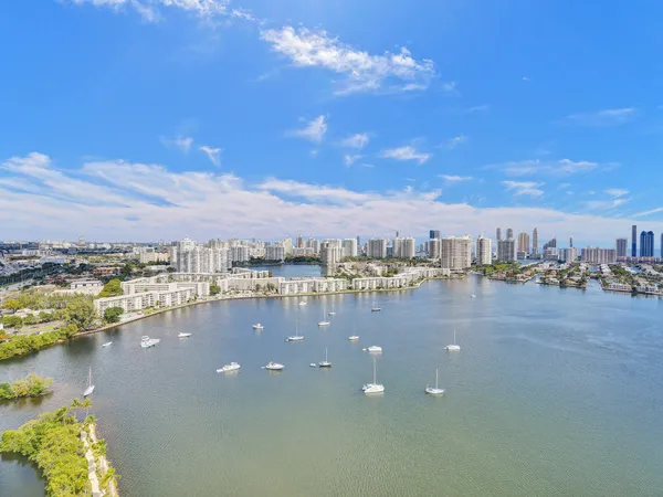 $16,995 | 17301 Biscayne Boulevard, North Miami Beach, FL 33160