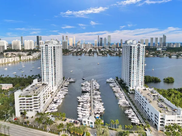 $16,995 | 17301 Biscayne Boulevard, North Miami Beach, FL 33160