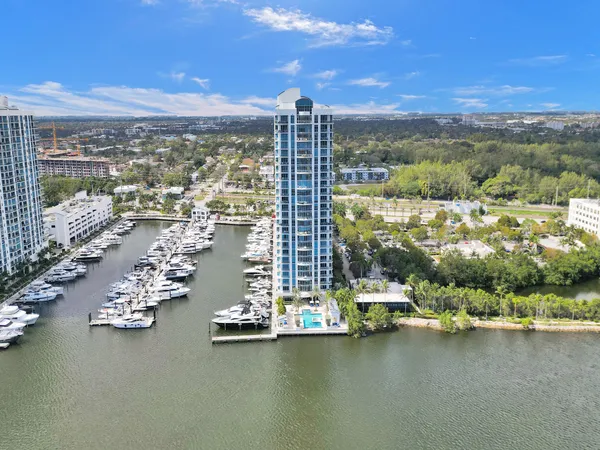 $16,995 | 17301 Biscayne Boulevard, North Miami Beach, FL 33160