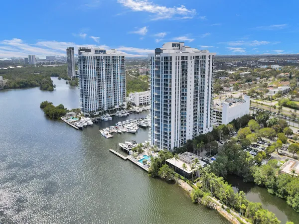 $16,995 | 17301 Biscayne Boulevard, North Miami Beach, FL 33160