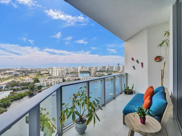 $16,995 | 17301 Biscayne Boulevard, North Miami Beach, FL 33160