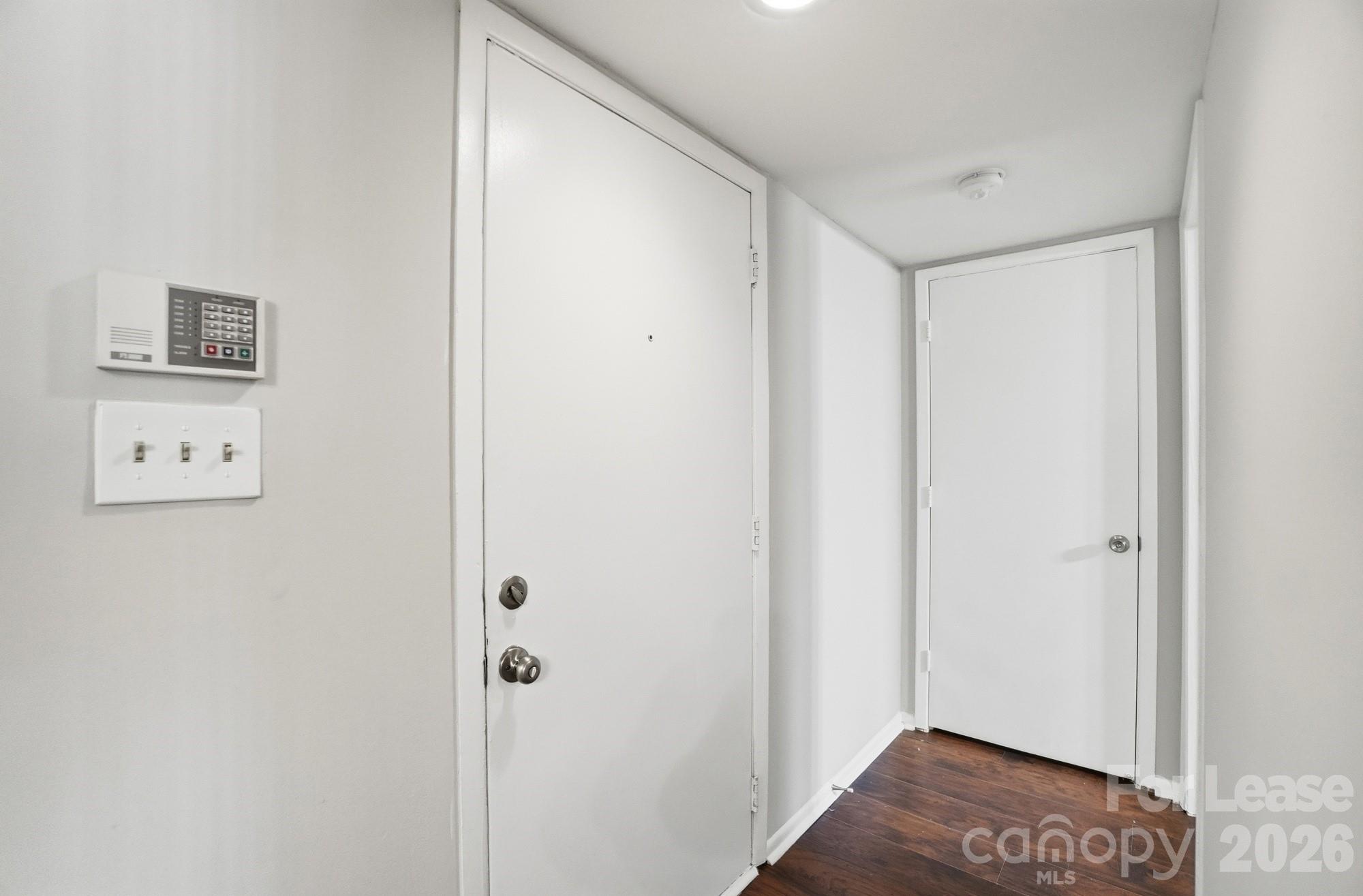 4948 Sardis Road, Unit C Charlotte, NC 28270 - Photo 4 of 25 a view of a hallway