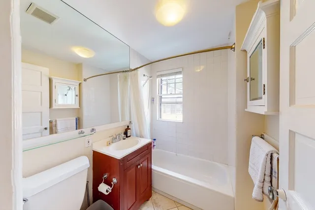 $828,000 | 34 Ash Street, Unit 204, Cambridge, MA 02138