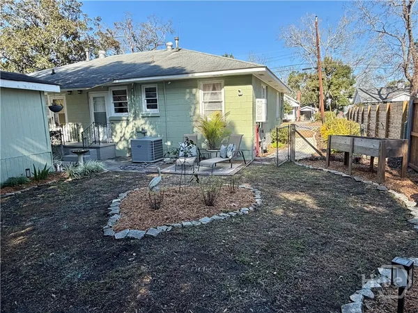 $1,700 | 2029 New York Avenue, Unit 1, Savannah, GA 31404