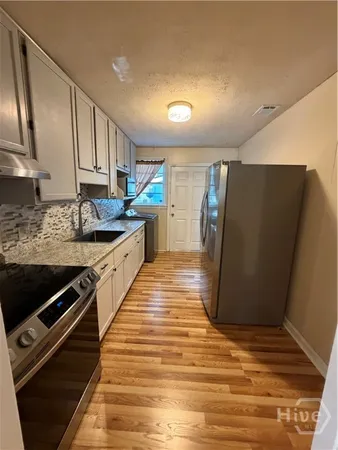 $1,700 | 2029 New York Avenue, Unit 1, Savannah, GA 31404