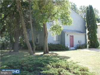 18 Cottage Gate Road Sicklerville, NJ 08081 - Photo 4 of 11 Front Yard
