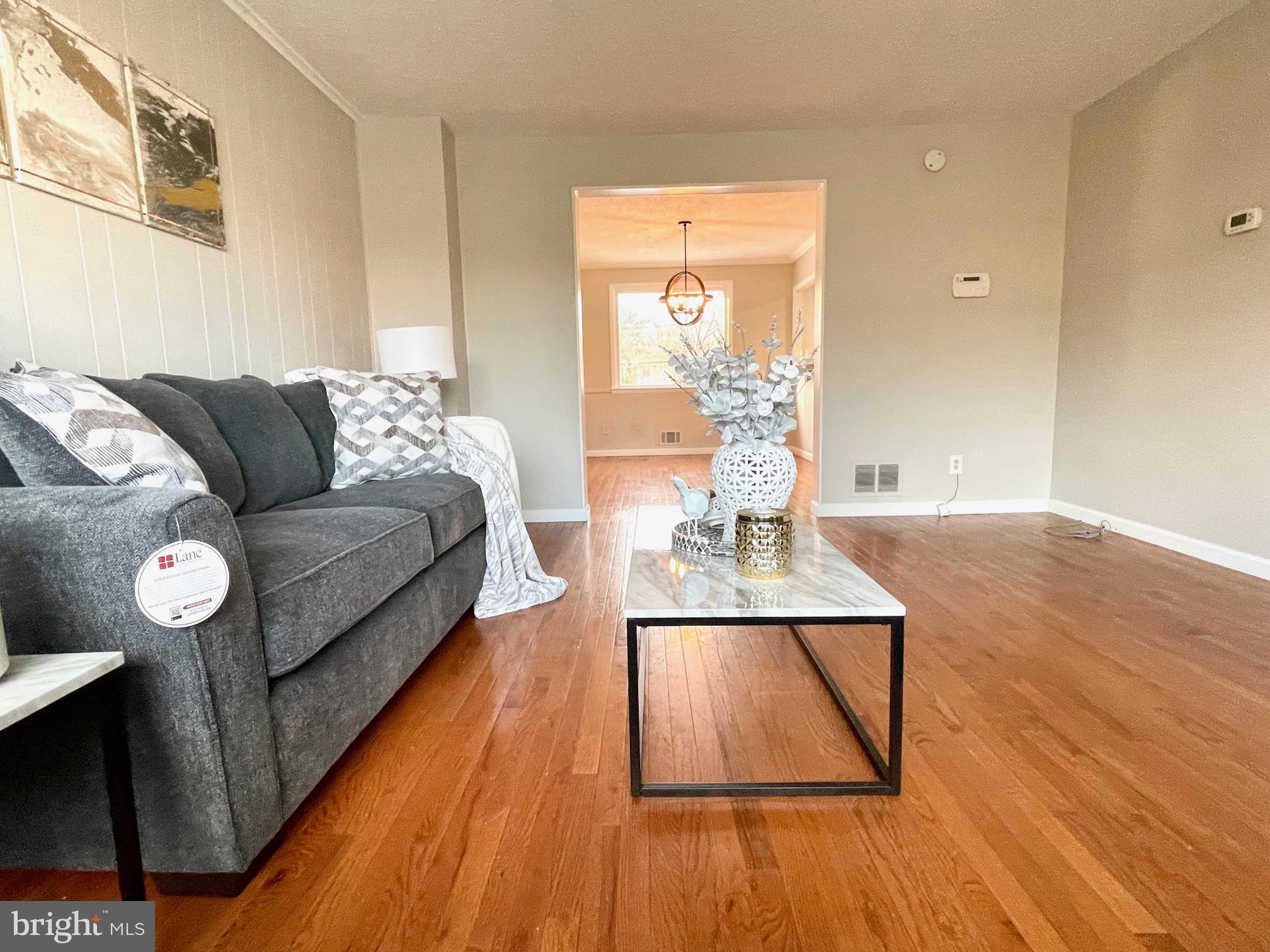 5620 Whitby Road Baltimore, MD 21206 - Photo 4 of 50 Beautiful hardwood floors on main level