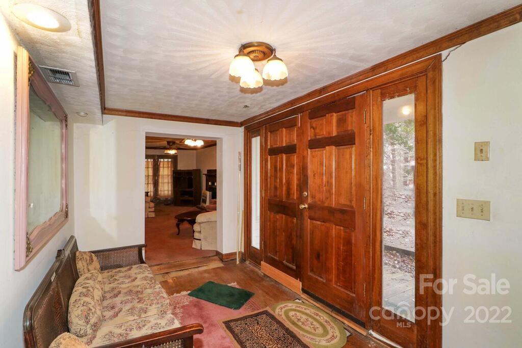 555 Bradshaw Road Salisbury, NC 28147 - Photo 3 of 48 a very nice looking room with a large window