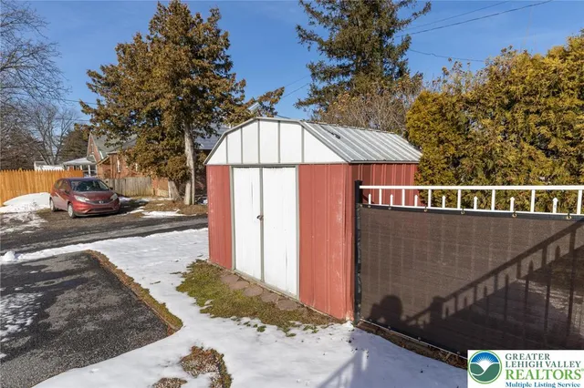 $315,000 | 652 5th Street, Whitehall, PA 18052