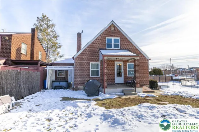 $315,000 | 652 5th Street, Whitehall, PA 18052