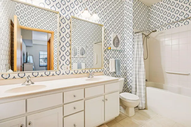 $325,000 | 3707 Grand Way, Unit 213, St. Louis Park, MN 55416