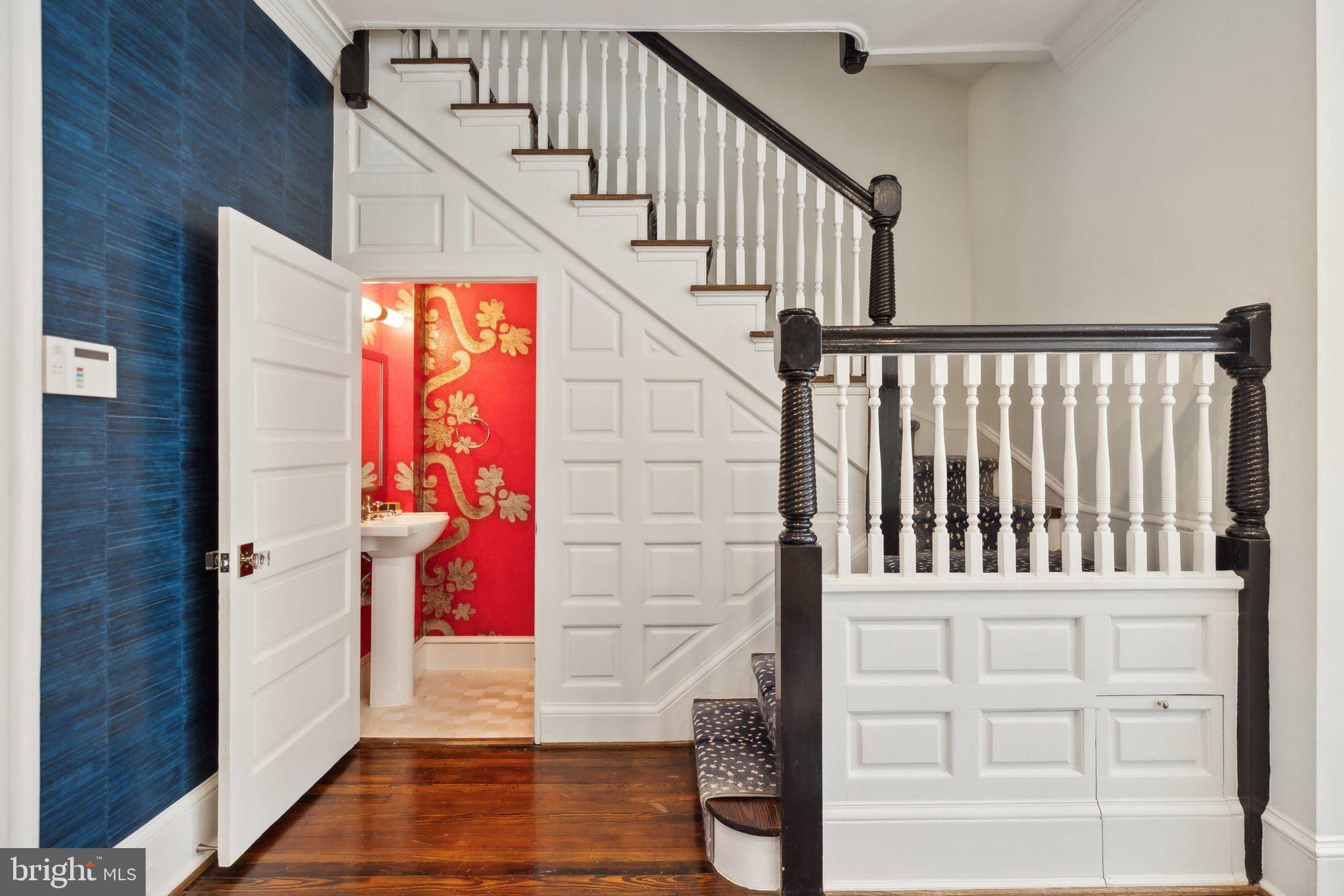 1527 31st Street Northwest Washington, DC 20007 - Photo 6 of 29 a view of entryway