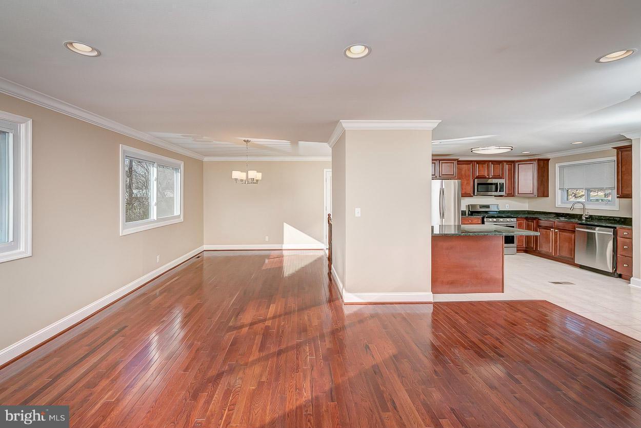 9019 Bruno Road Randallstown, MD 21133 - Photo 6 of 30 Dining Room