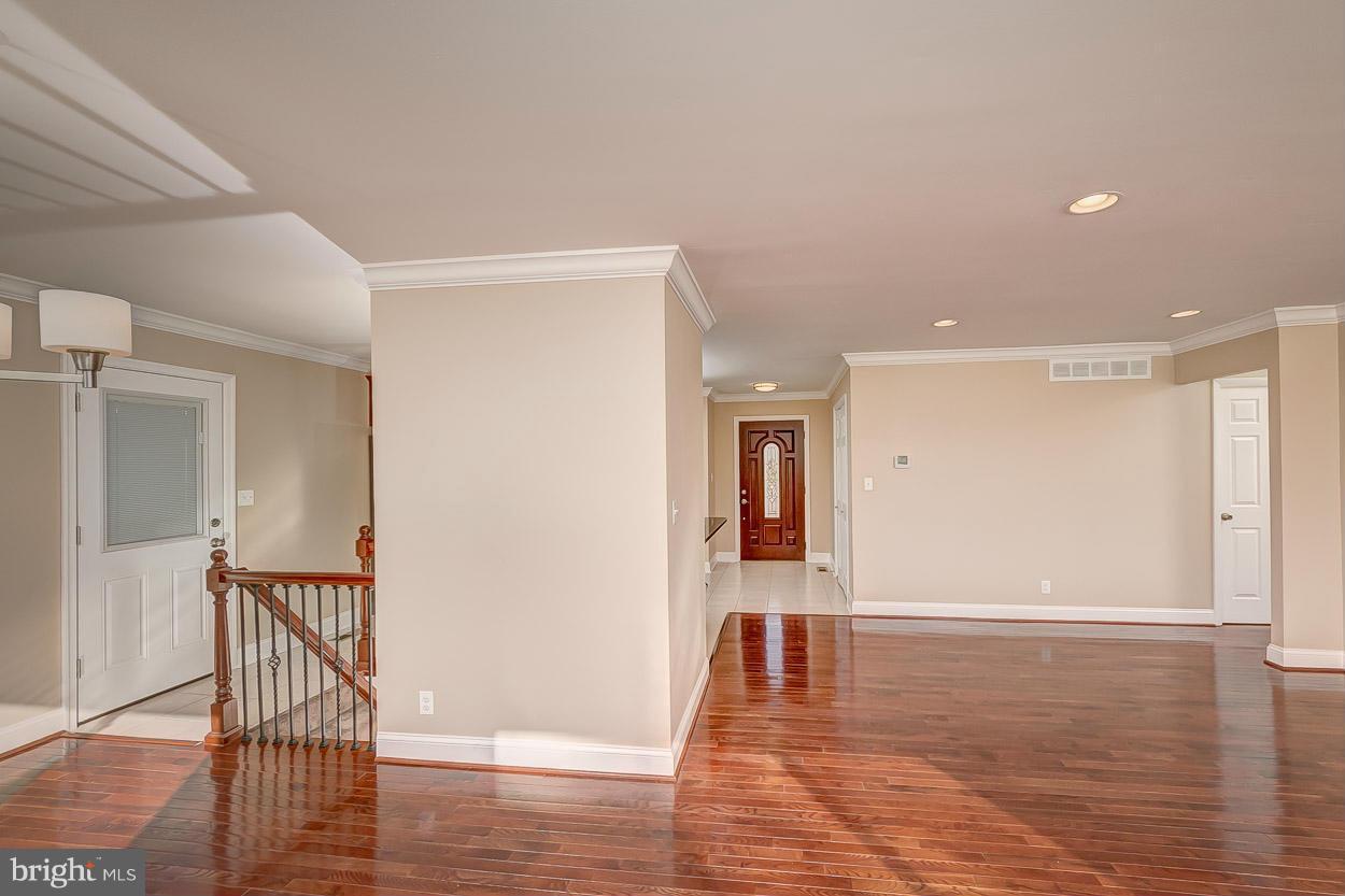 9019 Bruno Road Randallstown, MD 21133 - Photo 10 of 30 Living Room