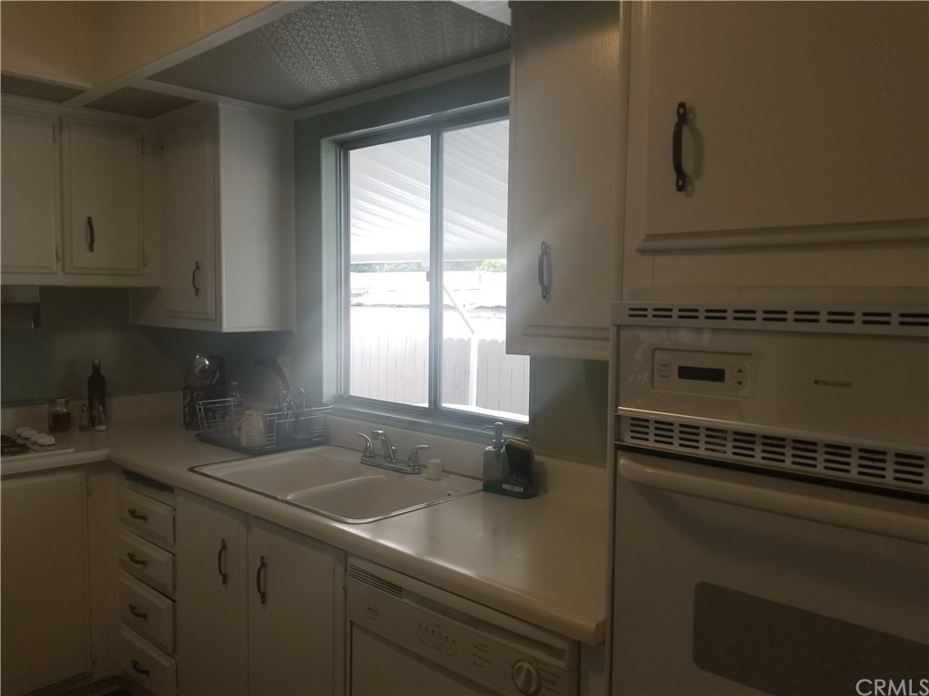 5803 Mission Riverside Ca Riverside, CA 92509 - Photo 10 of 18