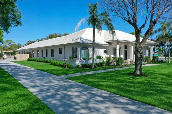 $1,595,000 | 3401 Southwest Holly Lane, Palm City, FL 34990