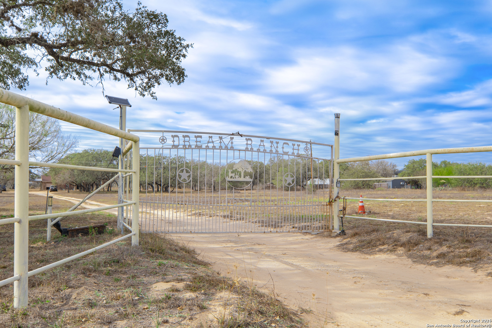 1655 Eichman Road Poteet, TX 78065 - Photo 34 of 45 a view of a room with iron fence