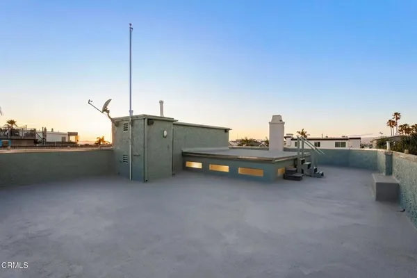 a car parked in front of a building