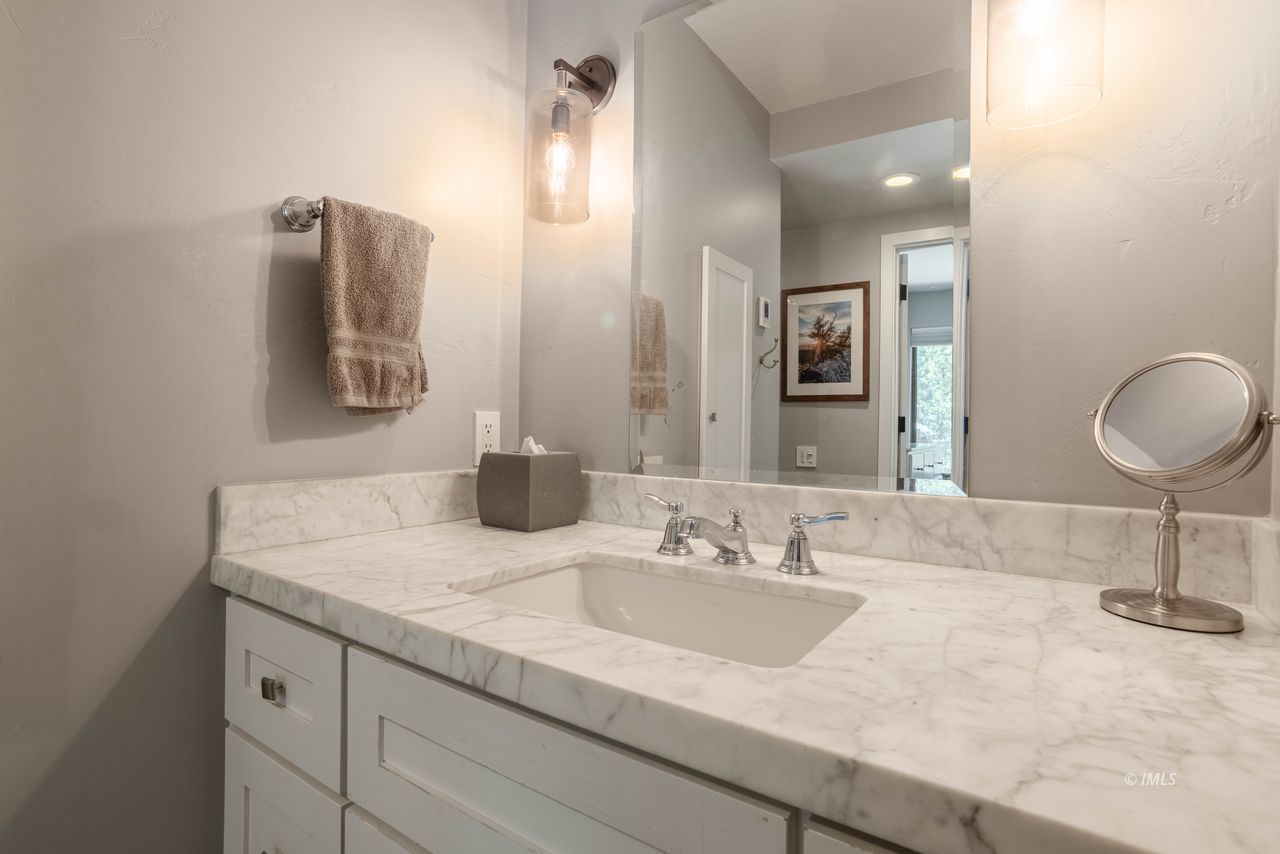 152 Viewpoint Road, Unit 120 Mammoth Lakes, CA 93546 - Photo 15 of 30 Untitled