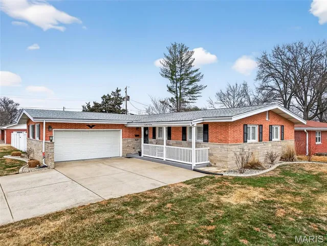 $299,900 | 2602 West Adams Street, St. Charles, MO 63301