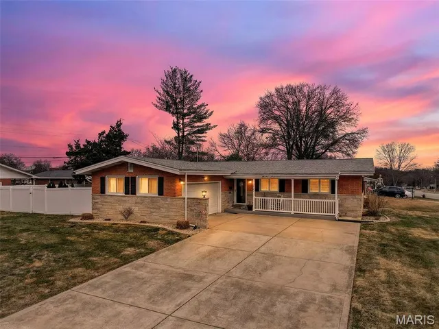 $299,900 | 2602 West Adams Street, St. Charles, MO 63301