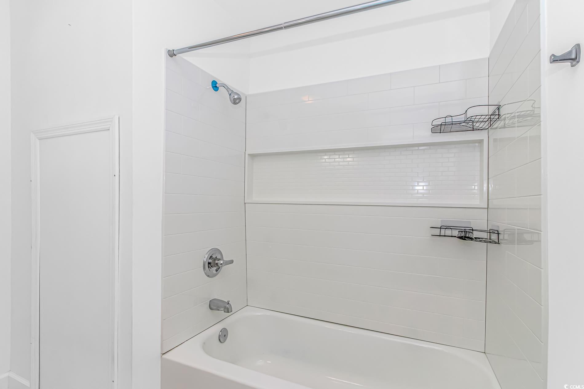 1931 Jasper Street Georgetown, SC 29440 - Photo 19 of 30 Full bathroom with washtub / shower combination