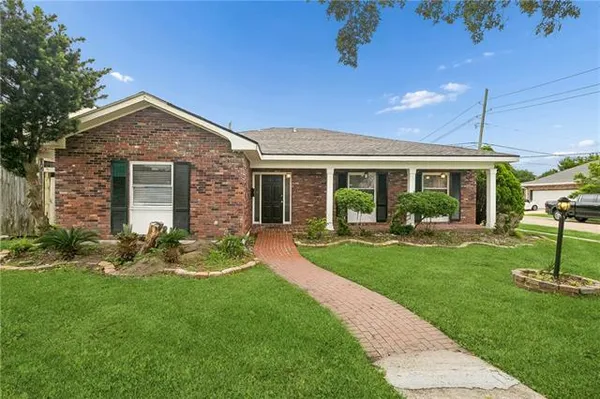 $355,000 | 4001 Clifford Drive, Metairie, LA 70002