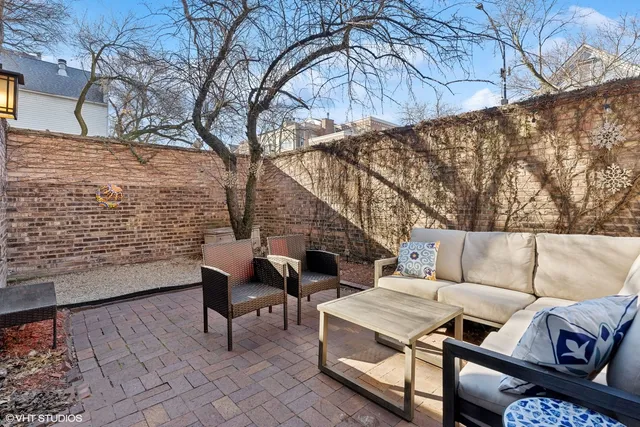 $750,000 | 2701 North Racine Avenue, Unit A, Chicago, IL 60614