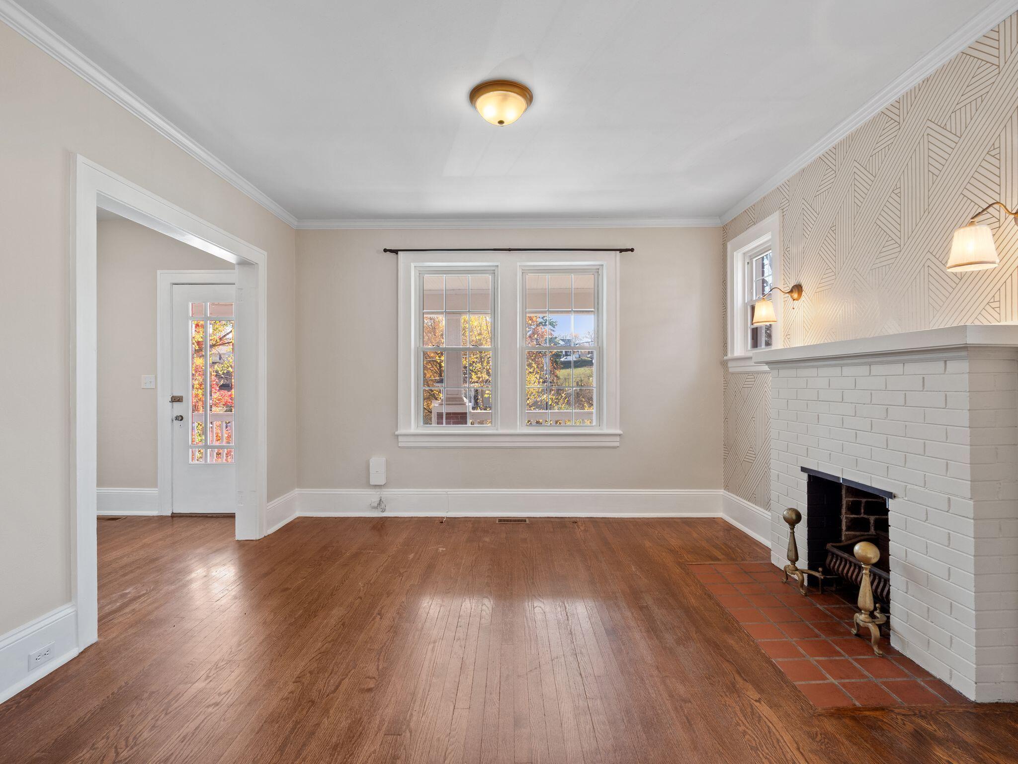 1005 Howbert Avenue Southwest Roanoke, VA 24015 - Photo 11 of 35 12-1005 Howbert Ave SW-MFW Media