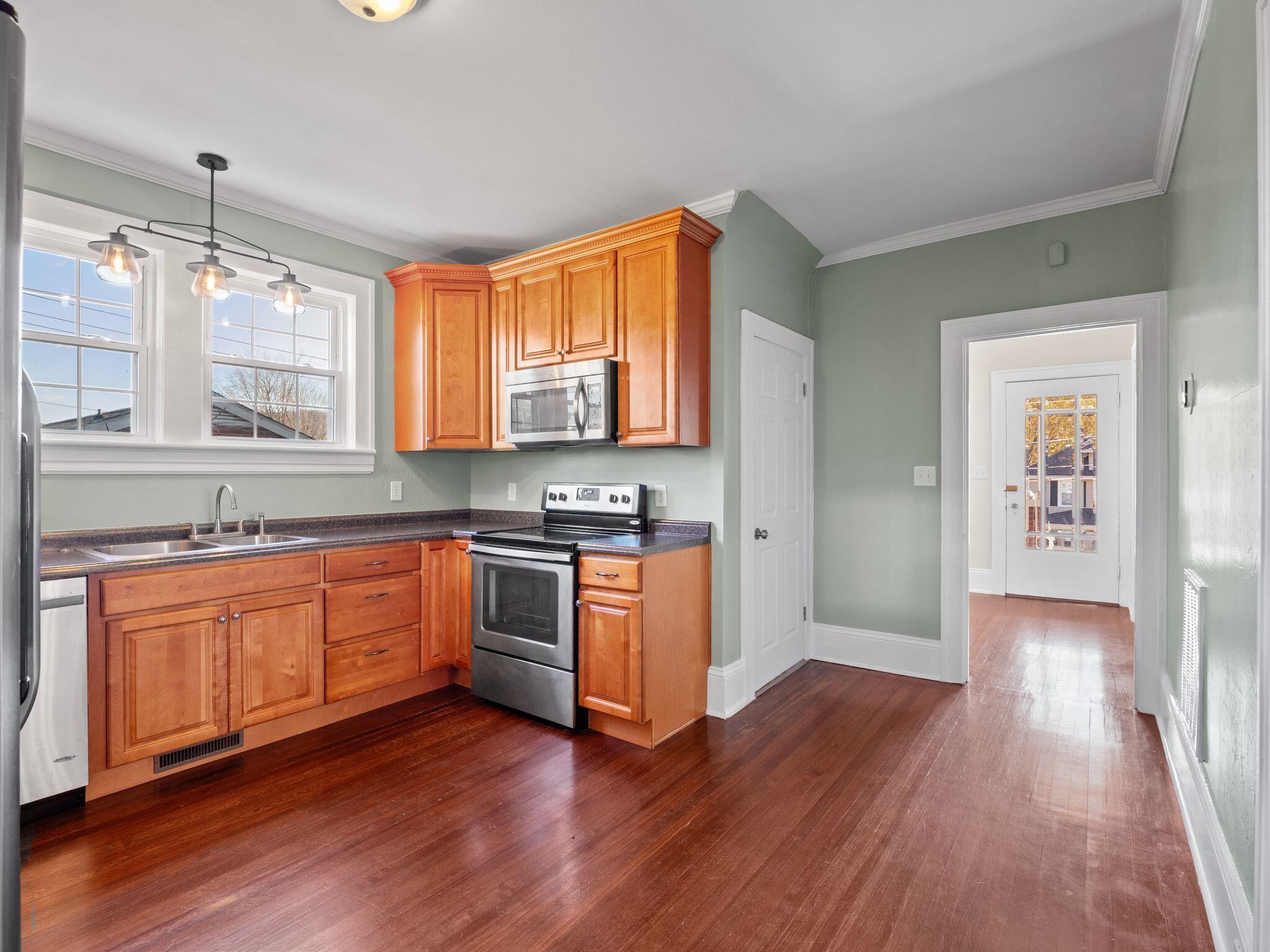 1005 Howbert Avenue Southwest Roanoke, VA 24015 - Photo 17 of 35 18-1005 Howbert Ave SW-MFW Media