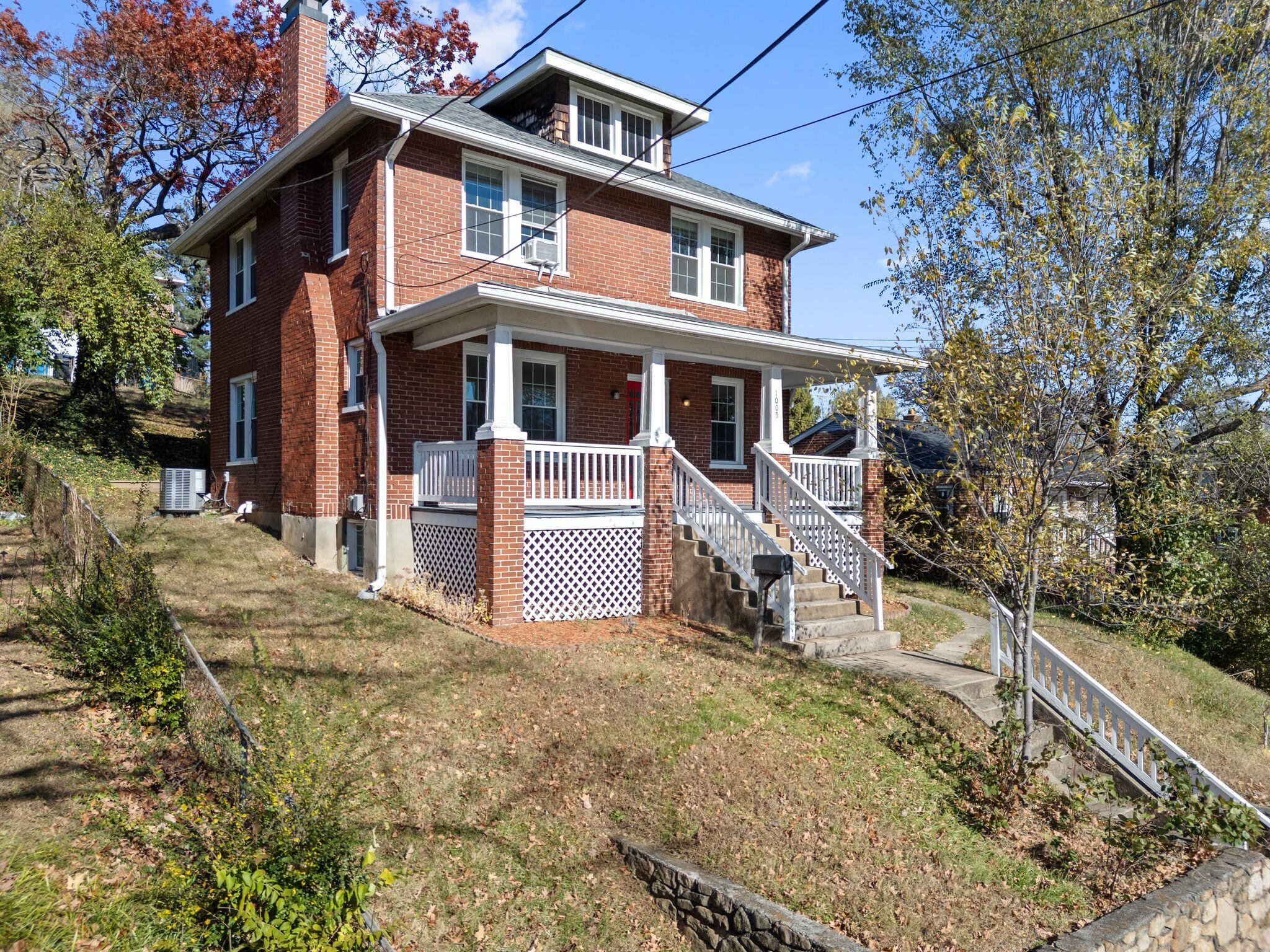 1005 Howbert Avenue Southwest Roanoke, VA 24015 - Photo 2 of 35 02-1005 Howbert Ave SW-MFW Media