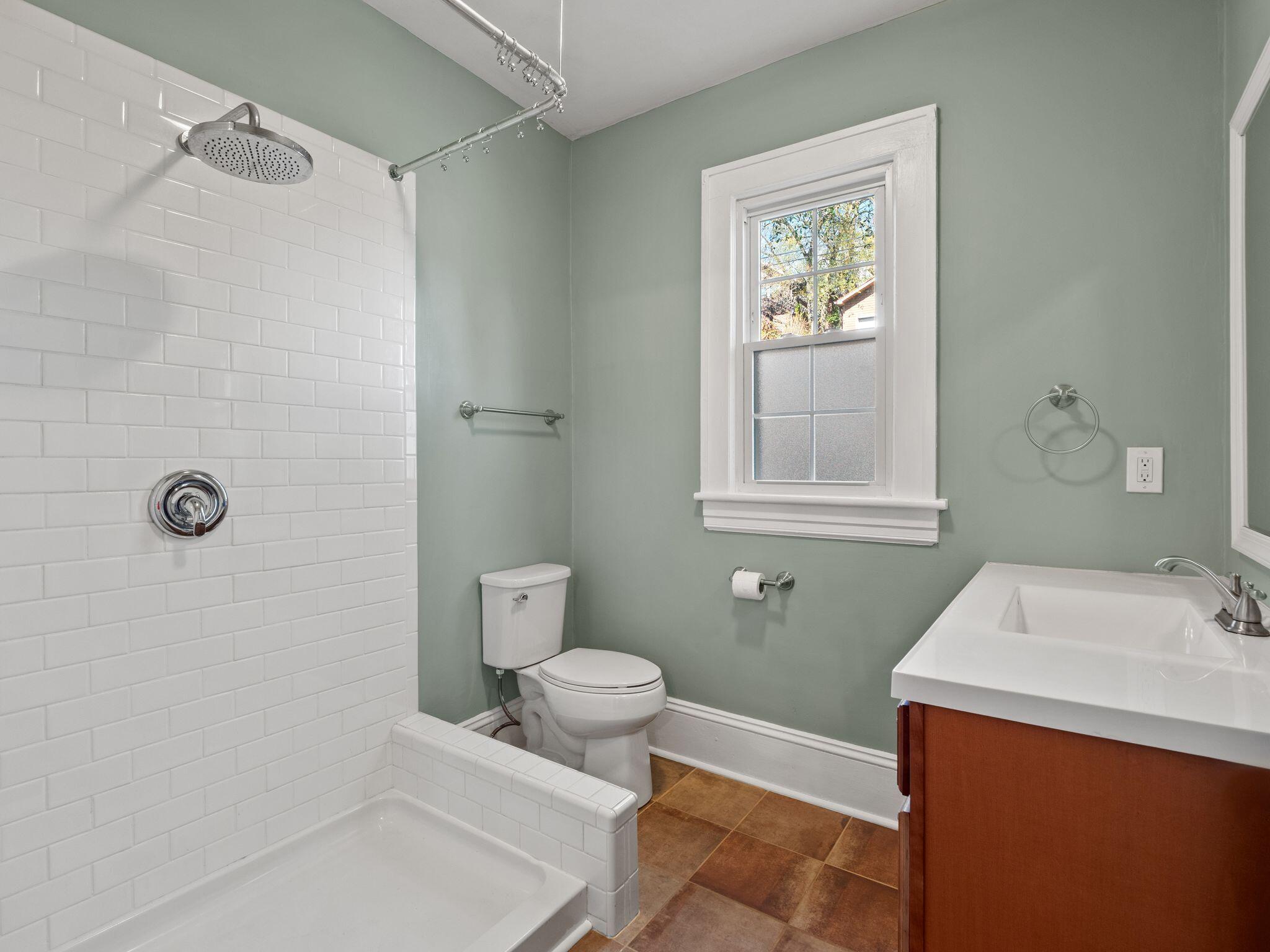 1005 Howbert Avenue Southwest Roanoke, VA 24015 - Photo 21 of 35 22-1005 Howbert Ave SW-MFW Media