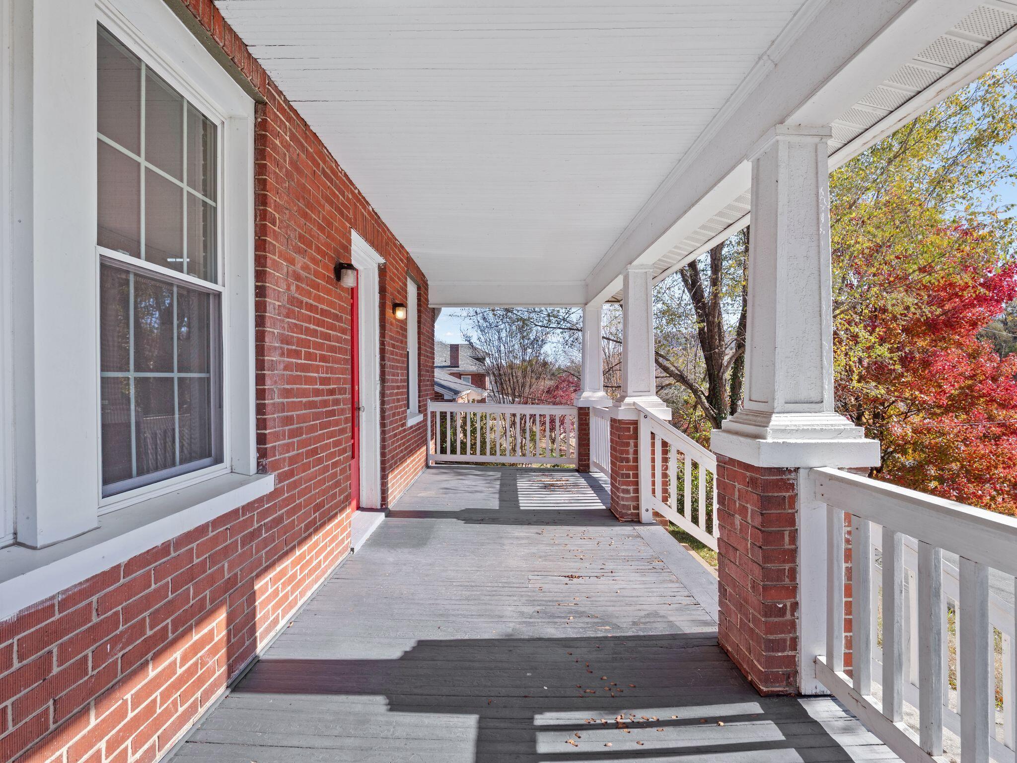 1005 Howbert Avenue Southwest Roanoke, VA 24015 - Photo 3 of 35 04-1005 Howbert Ave SW-MFW Media