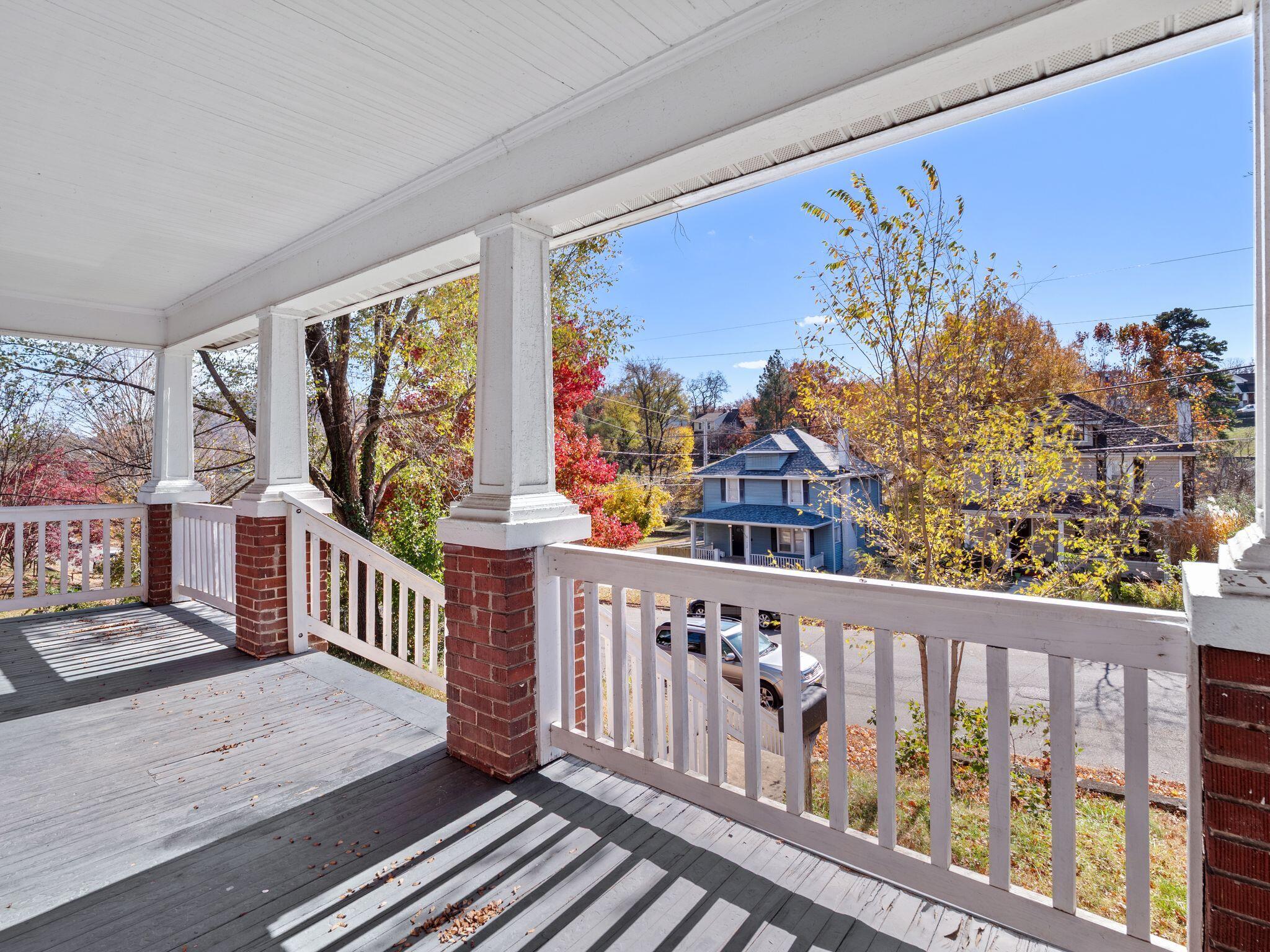 1005 Howbert Avenue Southwest Roanoke, VA 24015 - Photo 4 of 35 05-1005 Howbert Ave SW-MFW Media