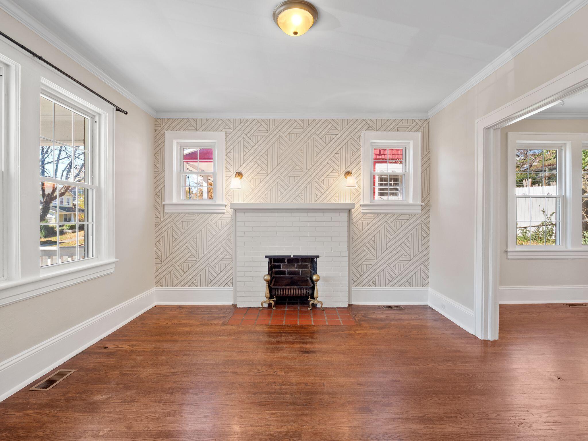 1005 Howbert Avenue Southwest Roanoke, VA 24015 - Photo 8 of 35 09-1005 Howbert Ave SW-MFW Media