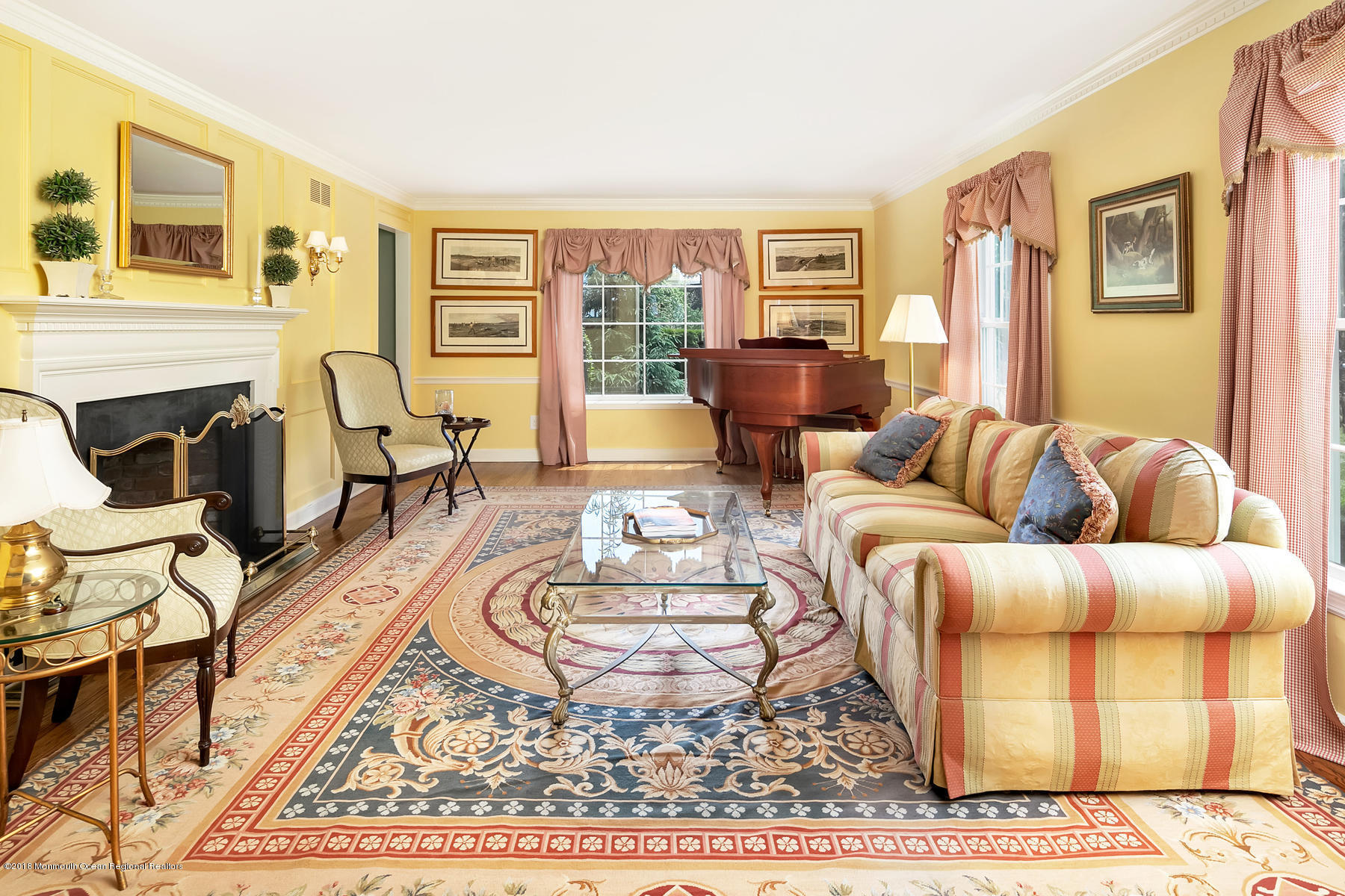 17 Riverside Drive Rumson, NJ 07760 - Photo 4 of 39 Living Room