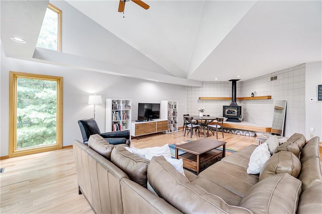 238 Sunridge Road Pittsburgh, PA 15238 - Photo 4 of 25 Living Room - opposite view.