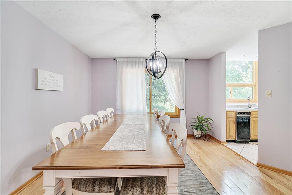 238 Sunridge Road Pittsburgh, PA 15238 - Photo 6 of 25 Dining Room