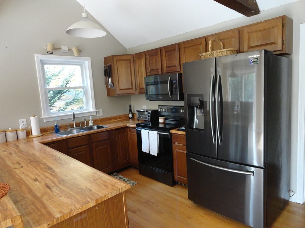 4 Hardy Road Ashburnham, MA 01430 - Photo 5 of 19