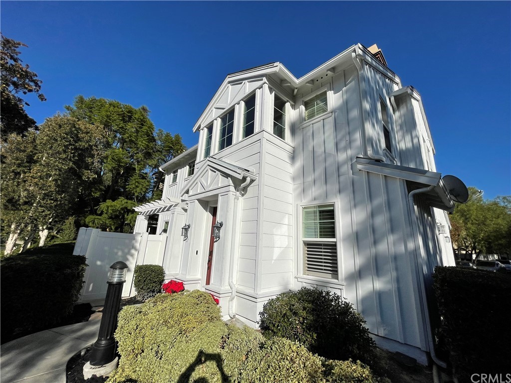 21 Thorp Ladera Ranch Ladera Ranch, CA 92694 - Photo 1 of 15 a view of a front of a house with a yard