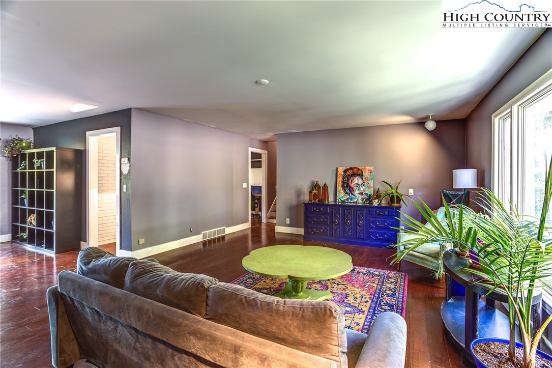 984 7 Oaks Road Boone, NC 28607 - Photo 12 of 36 Gallery Image 12